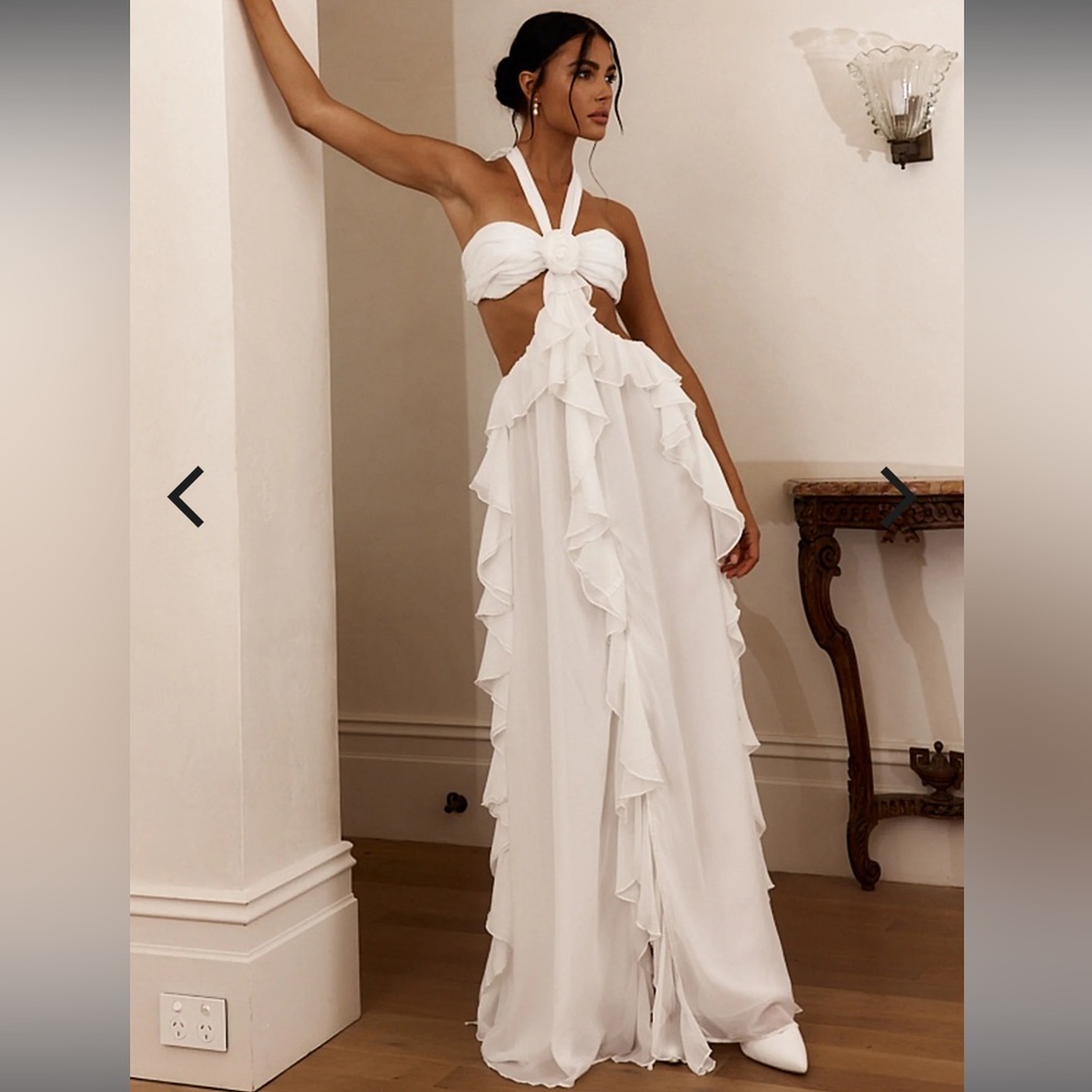 Selfie Leslie White Halter Maxi Dress